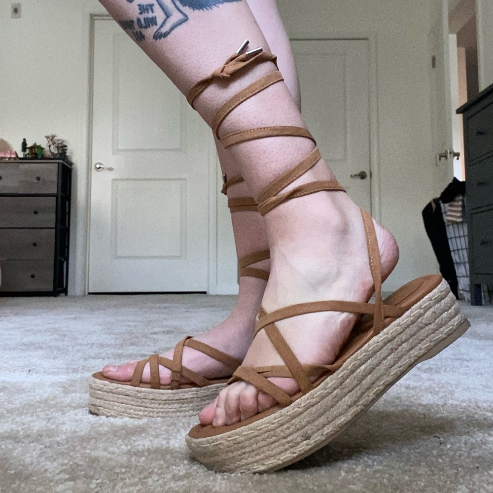 Tan flatform summer sandals